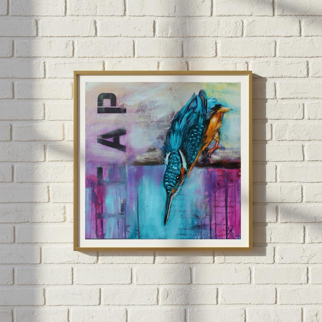 Mondern Painting of Kingfisher looking down with light blue and purple background by Antje Reitler Art